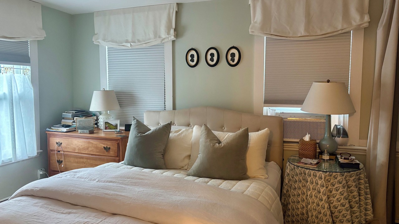 Photo of Bedroom in Medford Street - The Neck