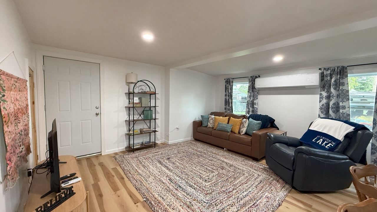 Photo of Livingroom in Sylvan Beach
