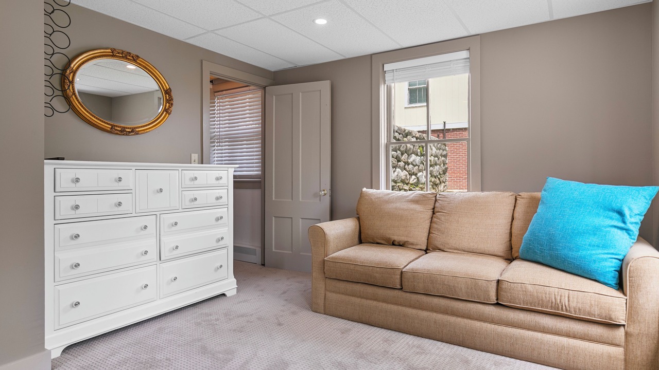 Photo of Livingroom in Mystic