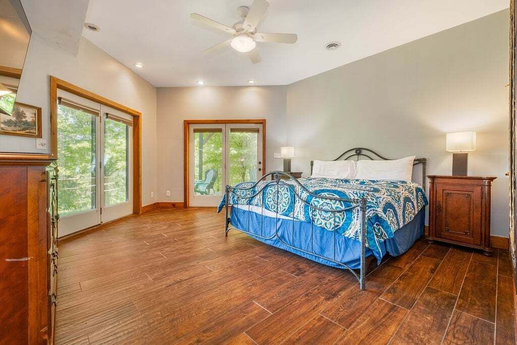 Photo of Bedroom in Mountainside