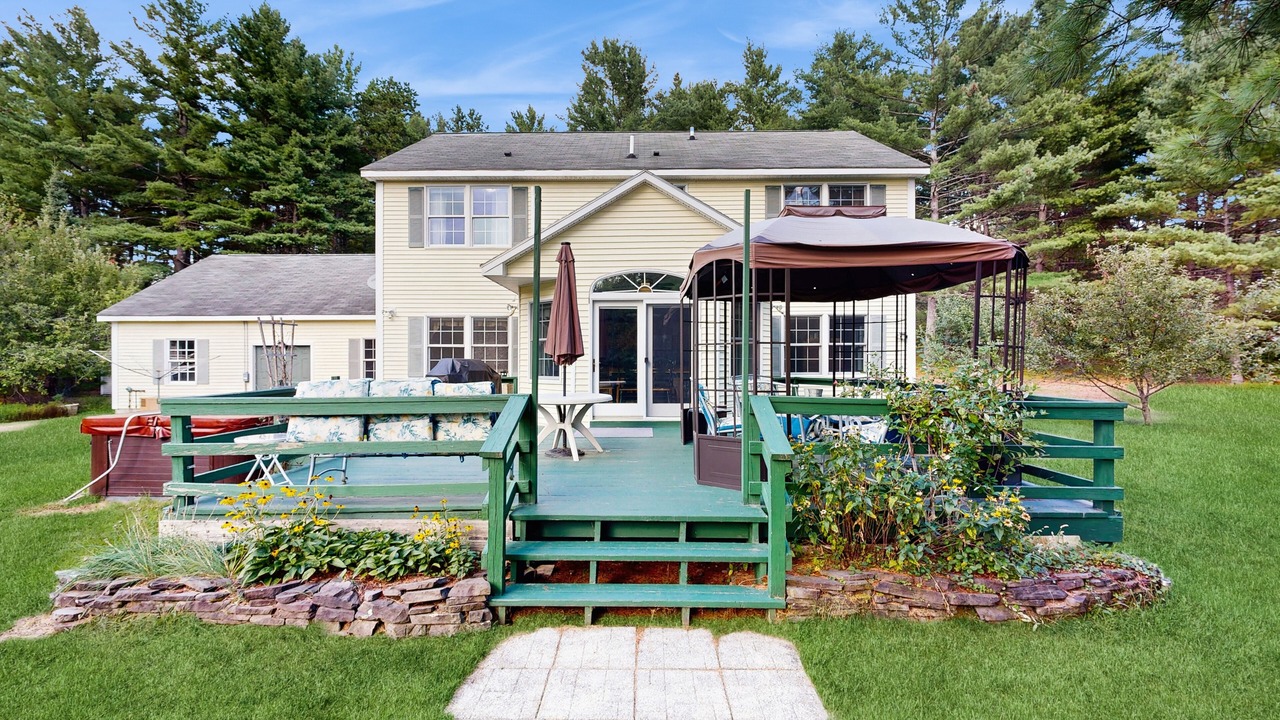 Photo of Patio Balcony in Center Ossipee