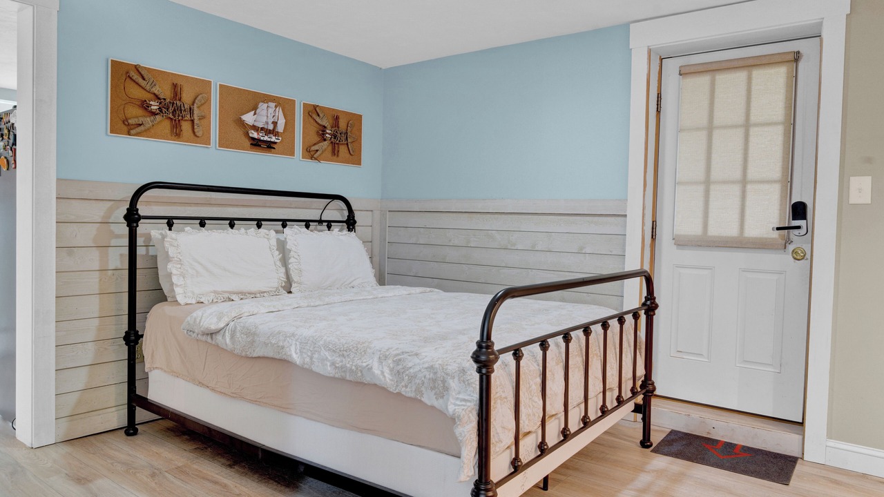 Photo of Bedroom in Minot
