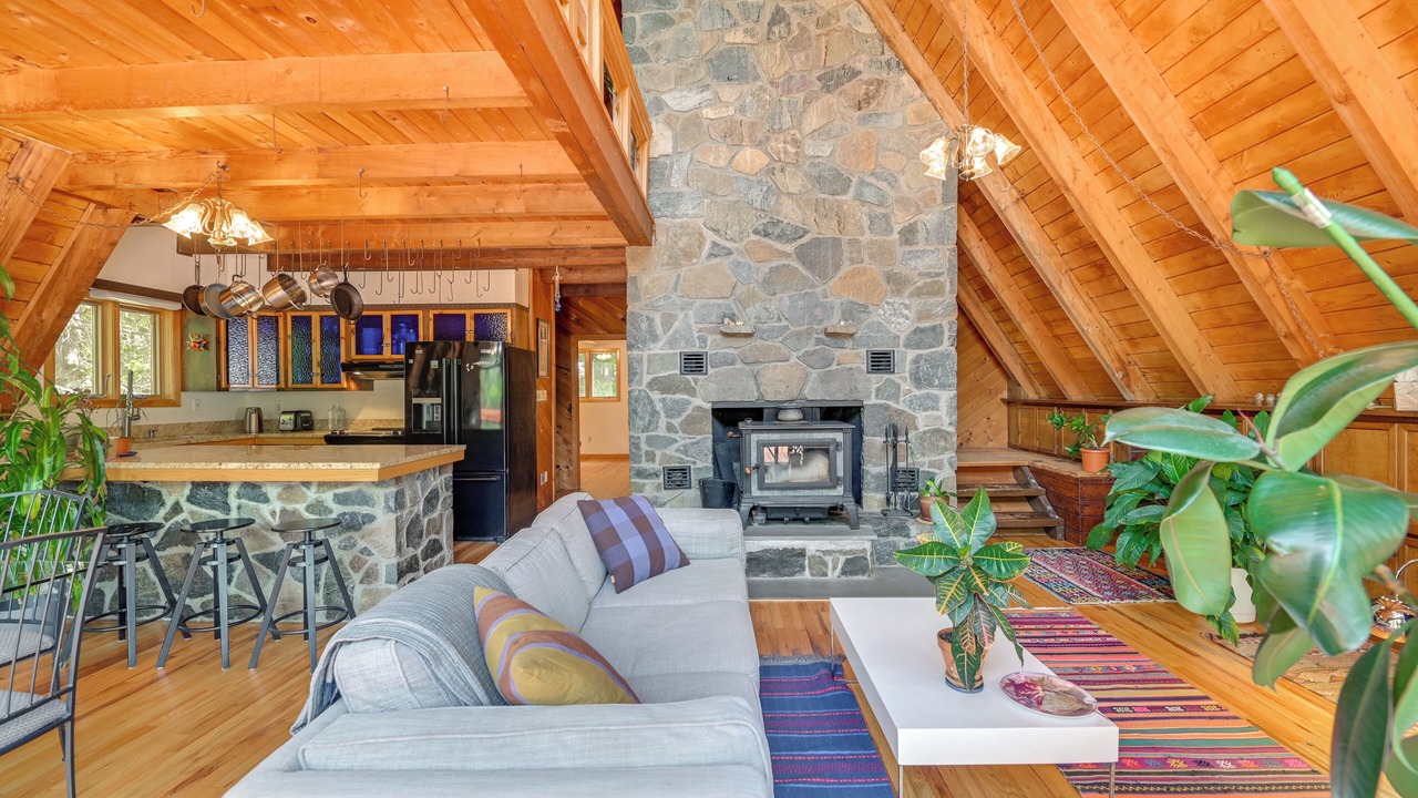 Photo of Livingroom in Town of Grafton