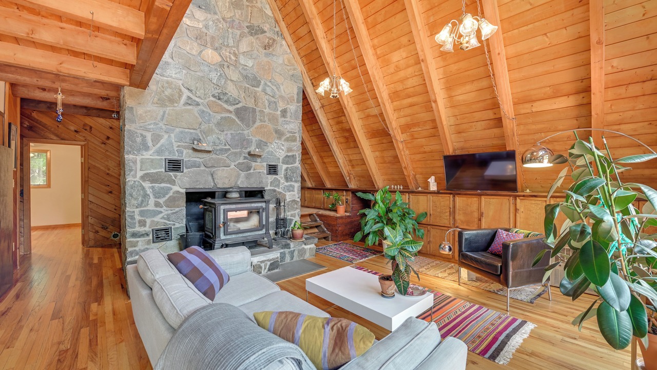 Photo of Livingroom in Town of Grafton