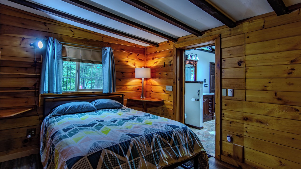 Photo of Bedroom in Moultonborough