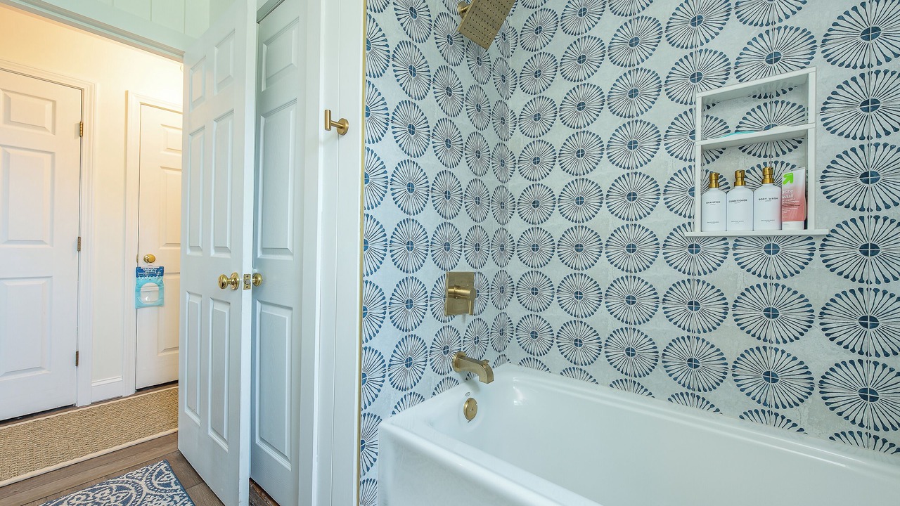 Photo of Bathroom in Mid-Coast and Islands