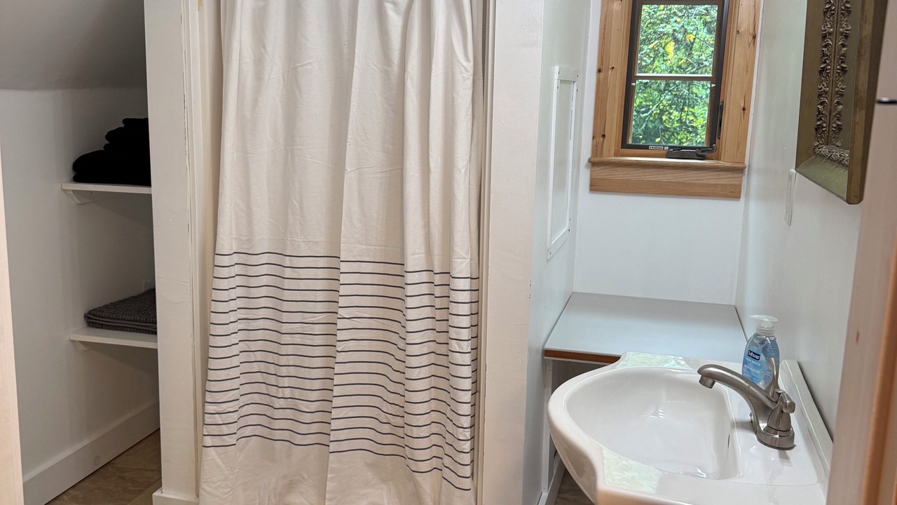 Photo of Bathroom in Shushan