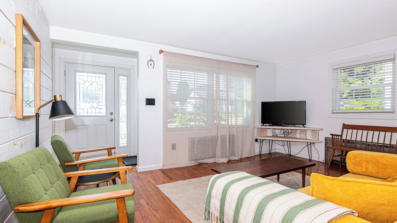 Photo of Livingroom in New London