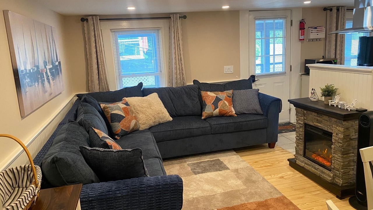 Photo of Livingroom in Weirs Beach