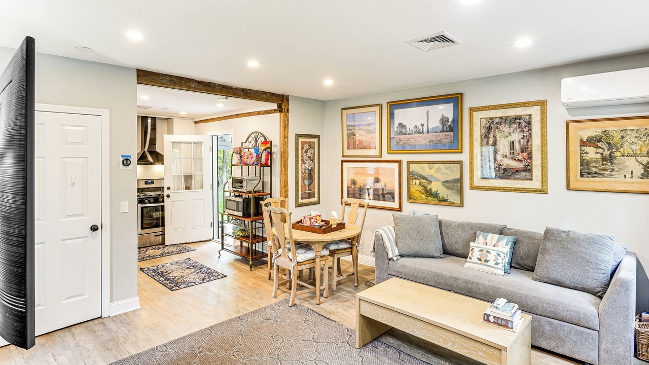 Photo of Bedroom in Redding Ridge