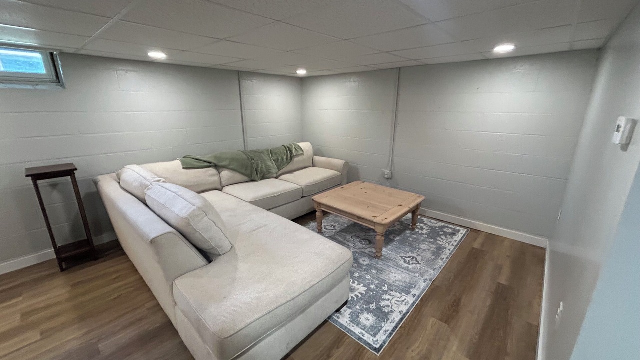 Photo of Livingroom in Exeter