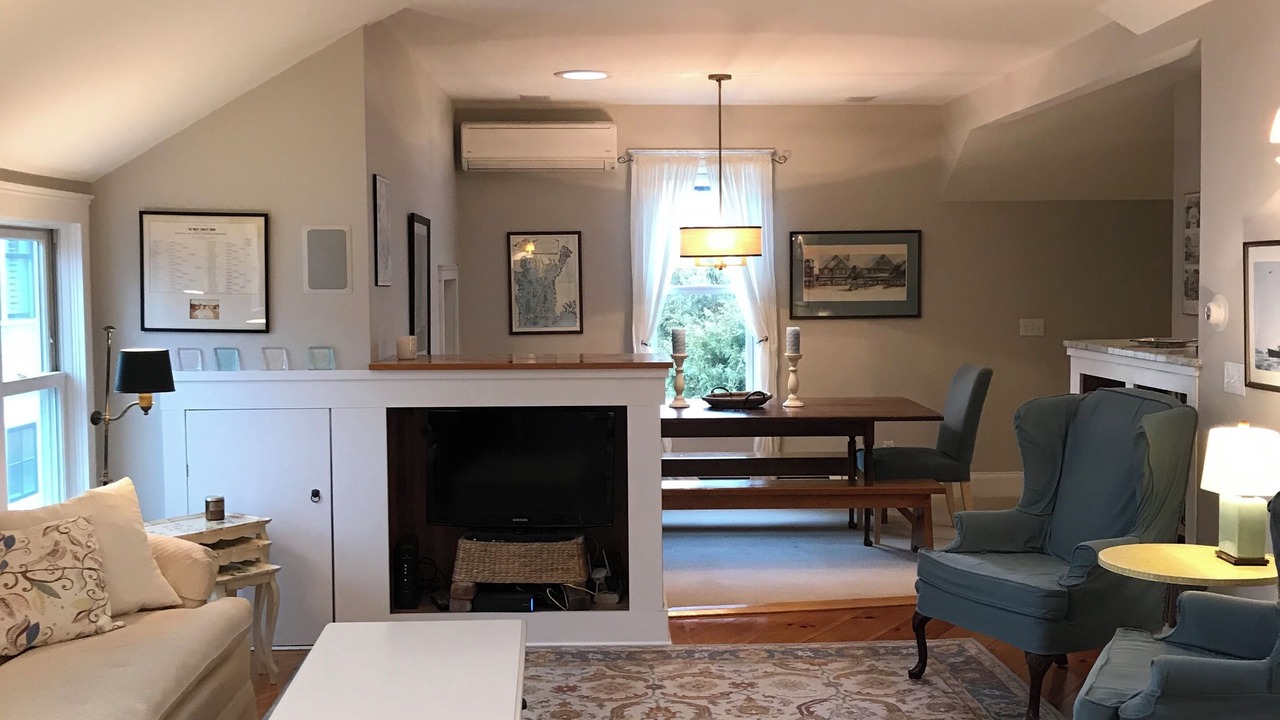 Photo of Livingroom in Jamestown