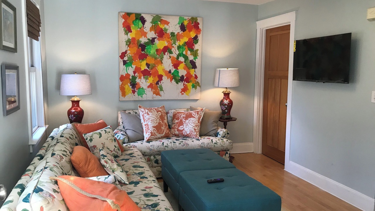 Photo of Livingroom in Jamestown