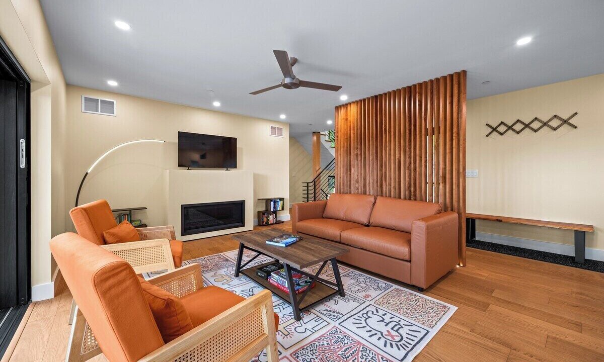 Photo of Livingroom in Bluff Point