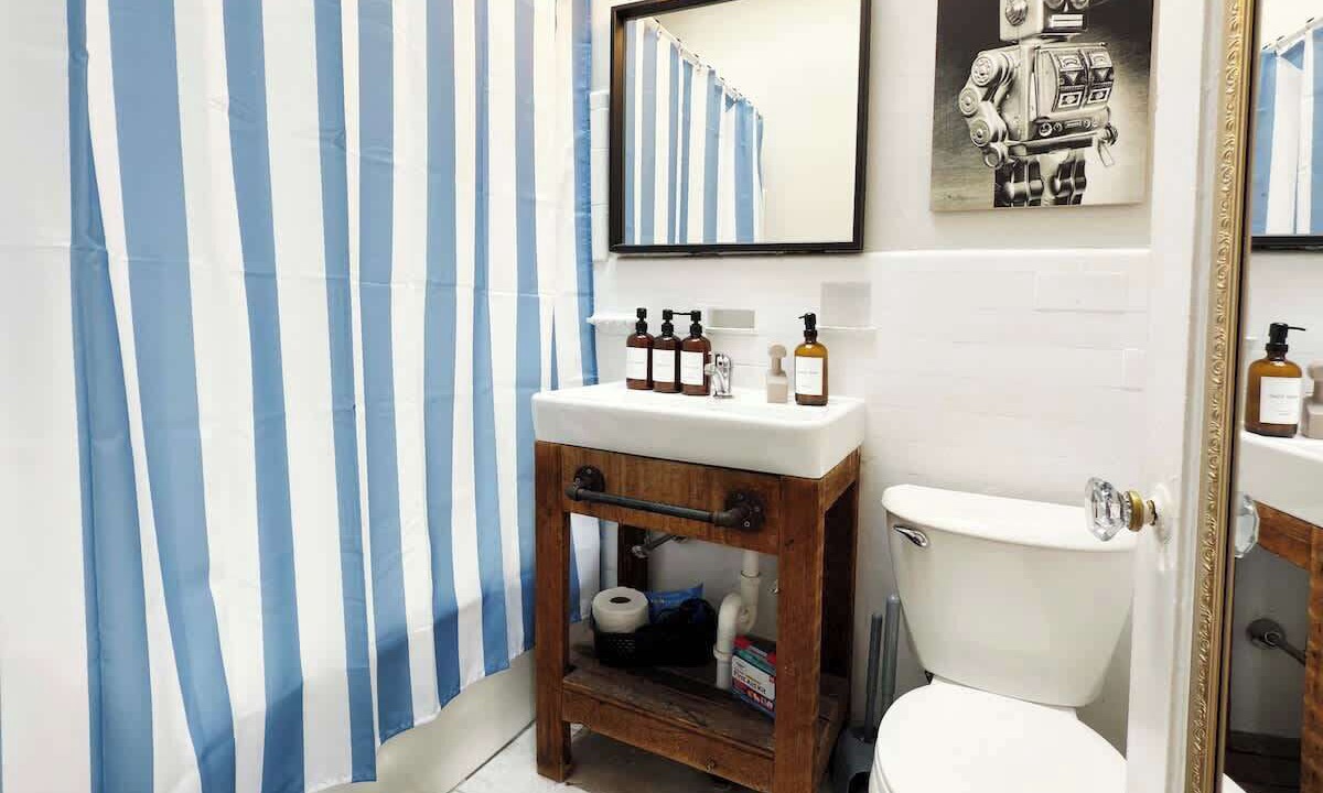 Photo of Bathroom in Washington Square West