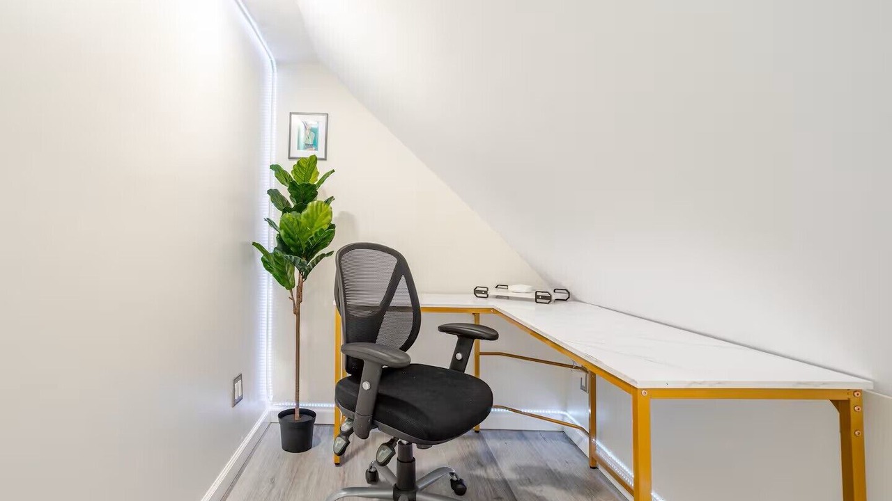 Photo of Others in Hicksville