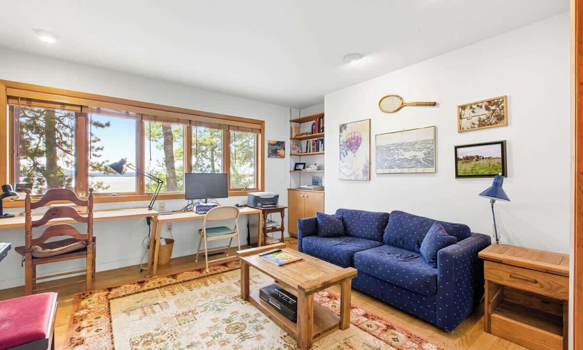 Photo of Livingroom in Moultonborough