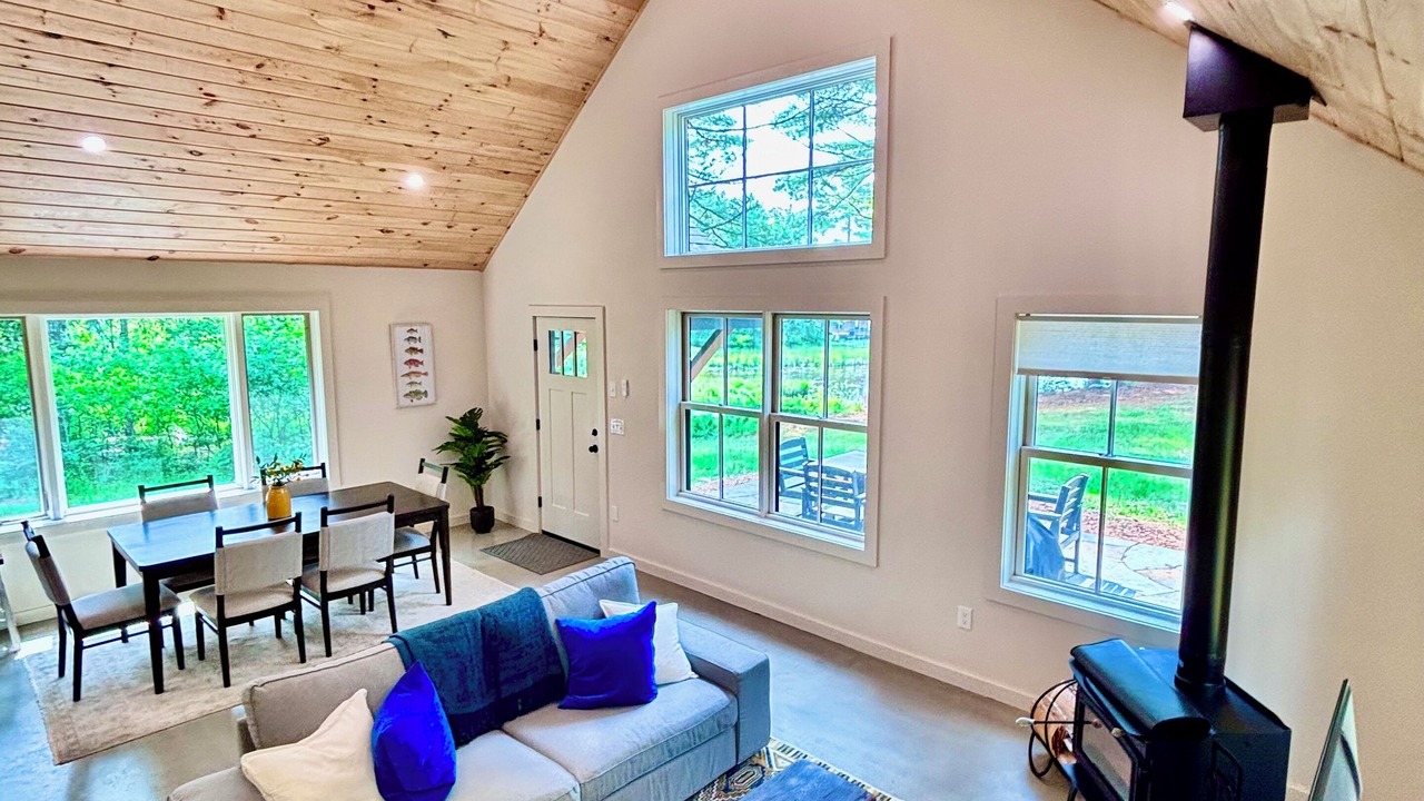 Photo of Livingroom in Jeffersonville