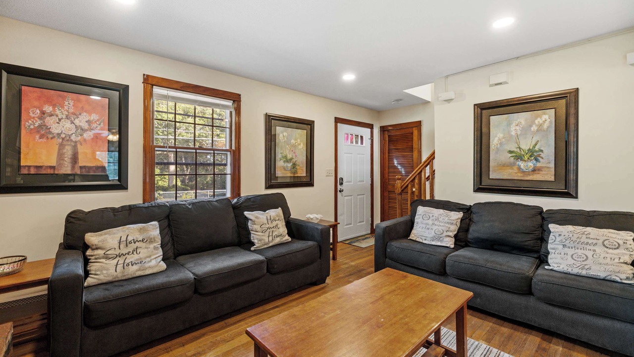 Photo of Livingroom in East Falmouth