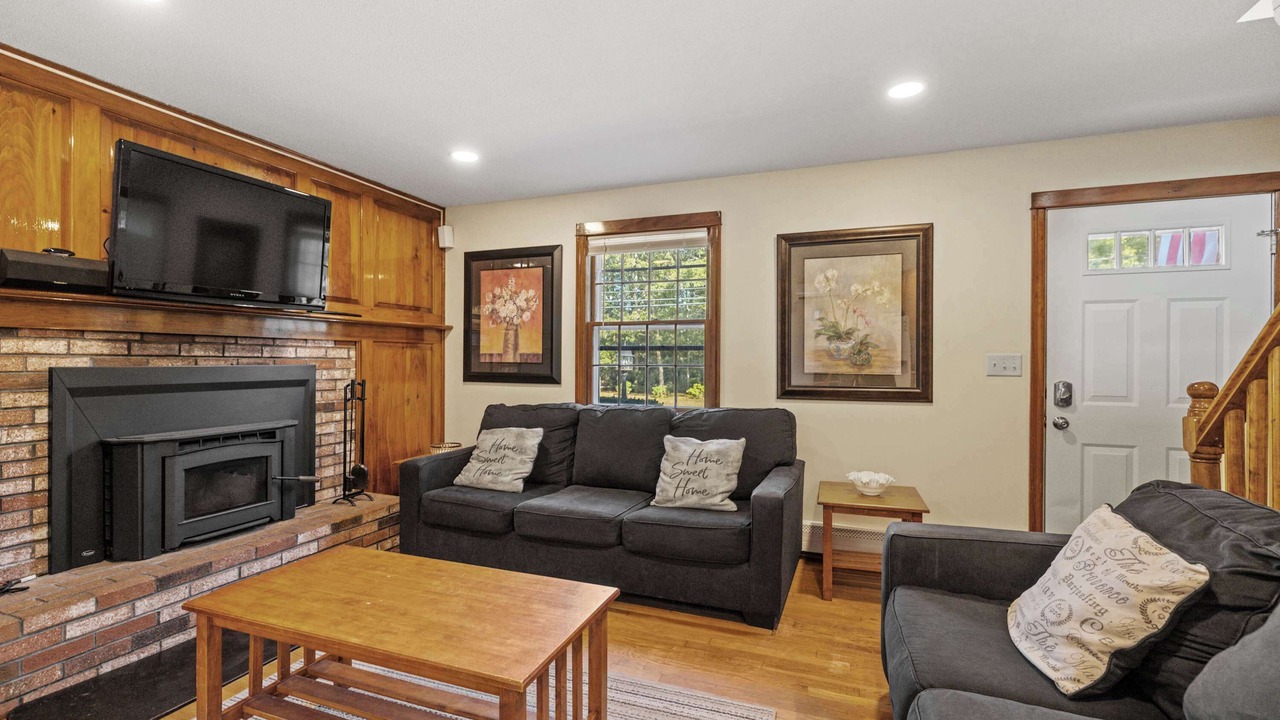 Photo of Livingroom in East Falmouth