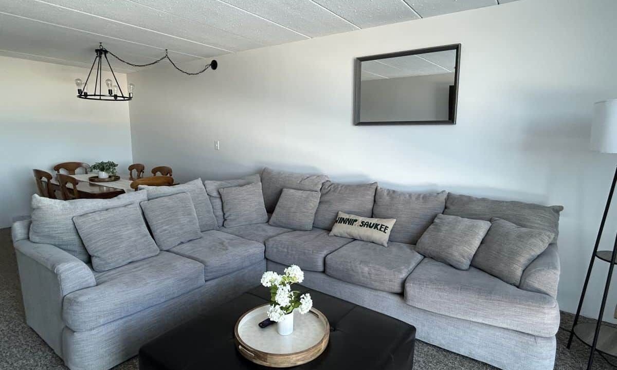 Photo of Livingroom in Weirs Beach