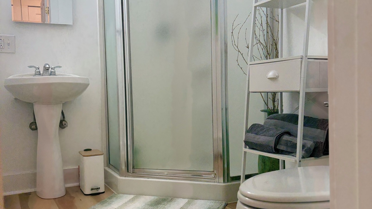 Photo of Bathroom in Lee