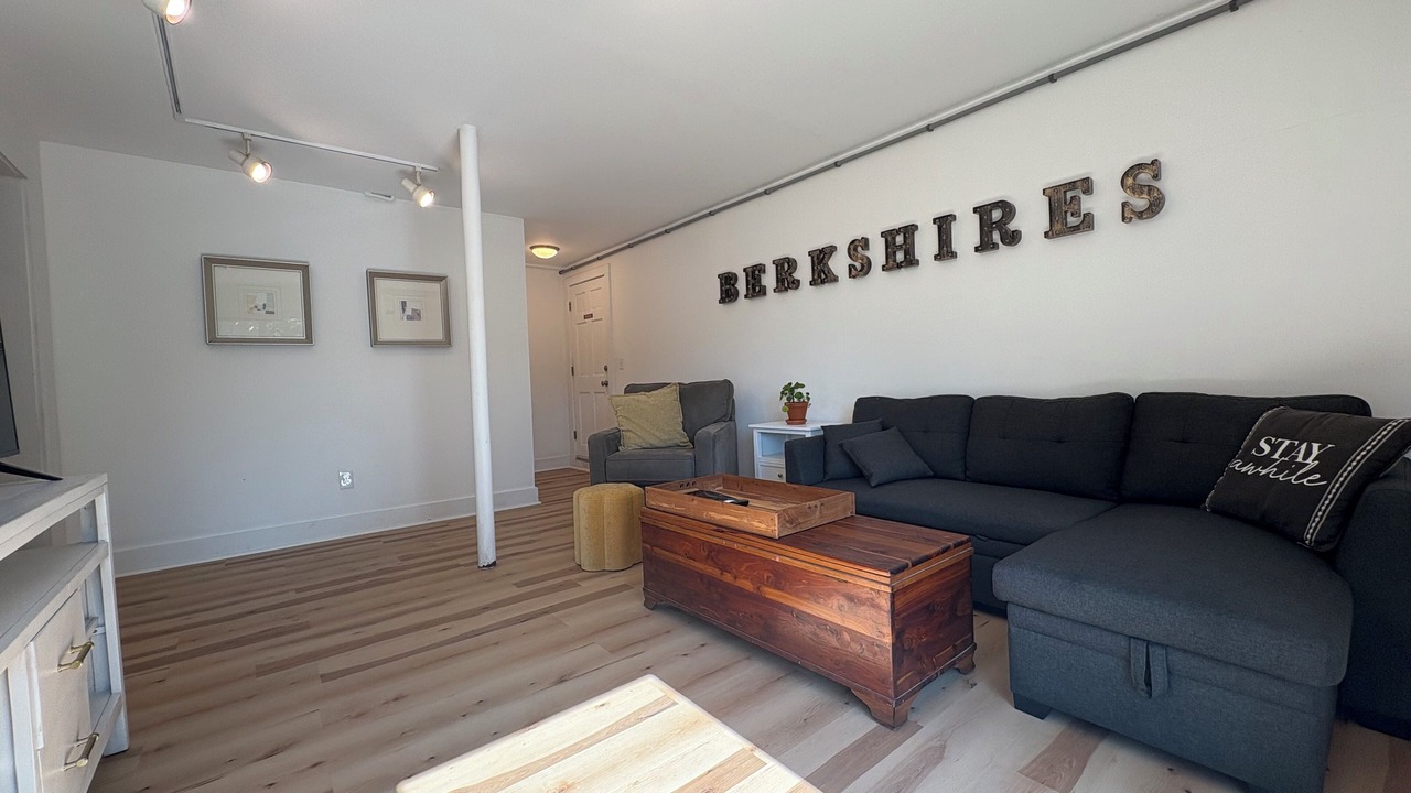 Photo of Livingroom in Lee
