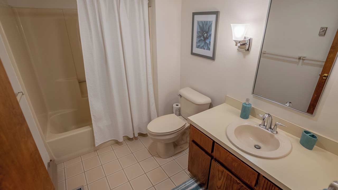 Photo of Bathroom in Mirror Lake