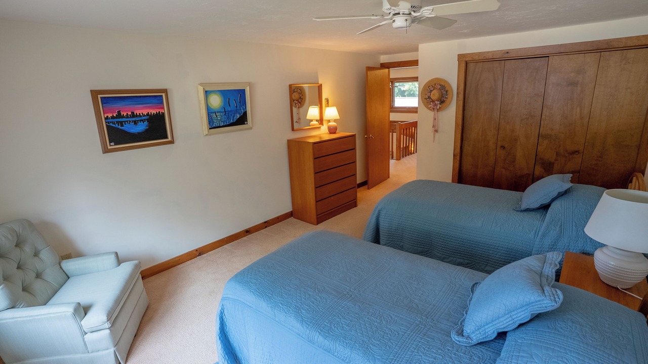 Photo of Bedroom in Mirror Lake