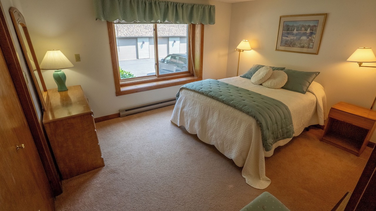 Photo of Bedroom in Mirror Lake
