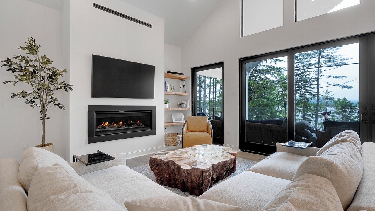 Photo of Livingroom in South Pond Shores