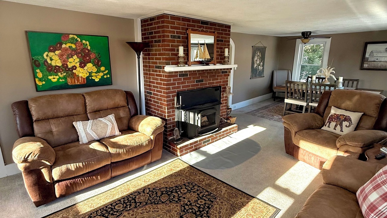 Photo of Livingroom in Suncook