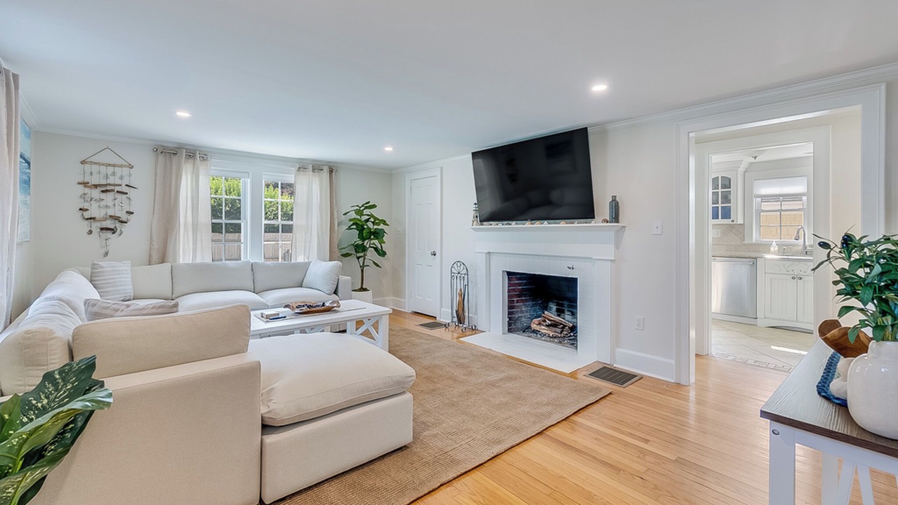 Photo of Livingroom in Hyannis