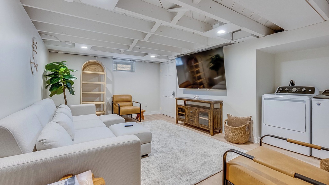 Photo of Livingroom in Hyannis