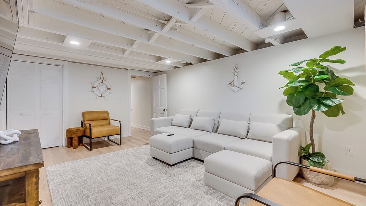 Photo of Livingroom in Hyannis