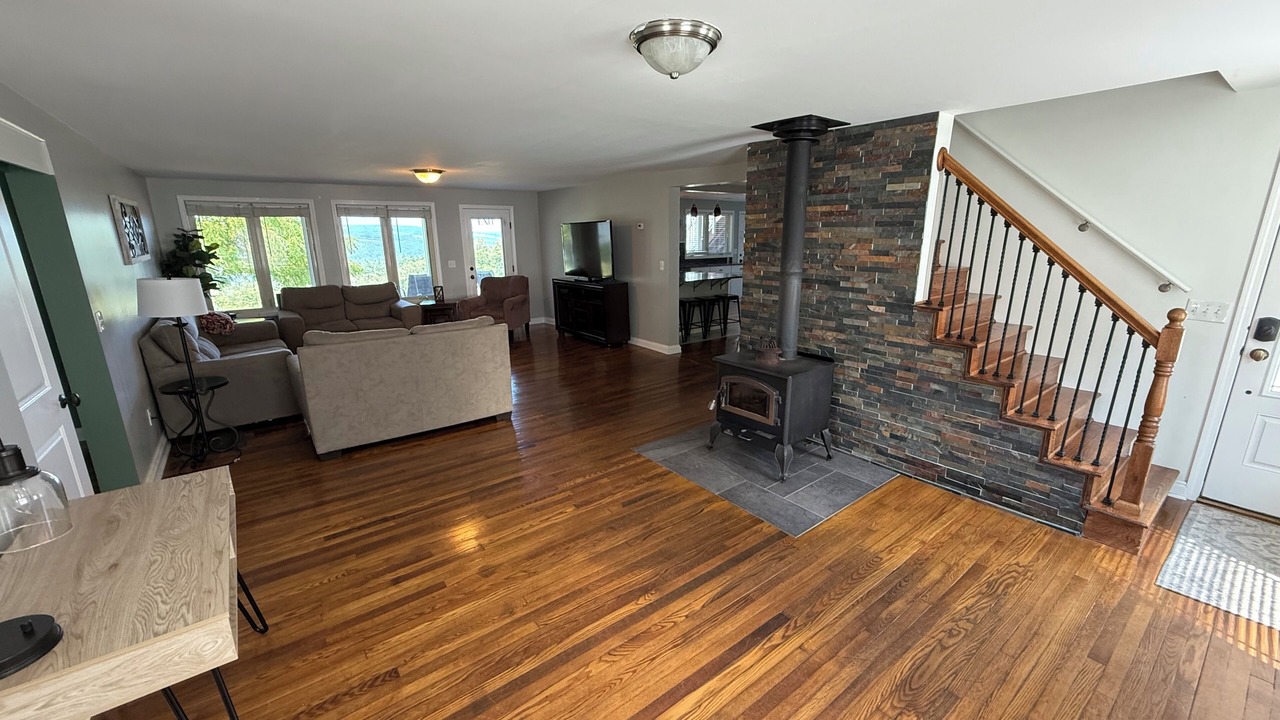Photo of Livingroom in Hammondsport