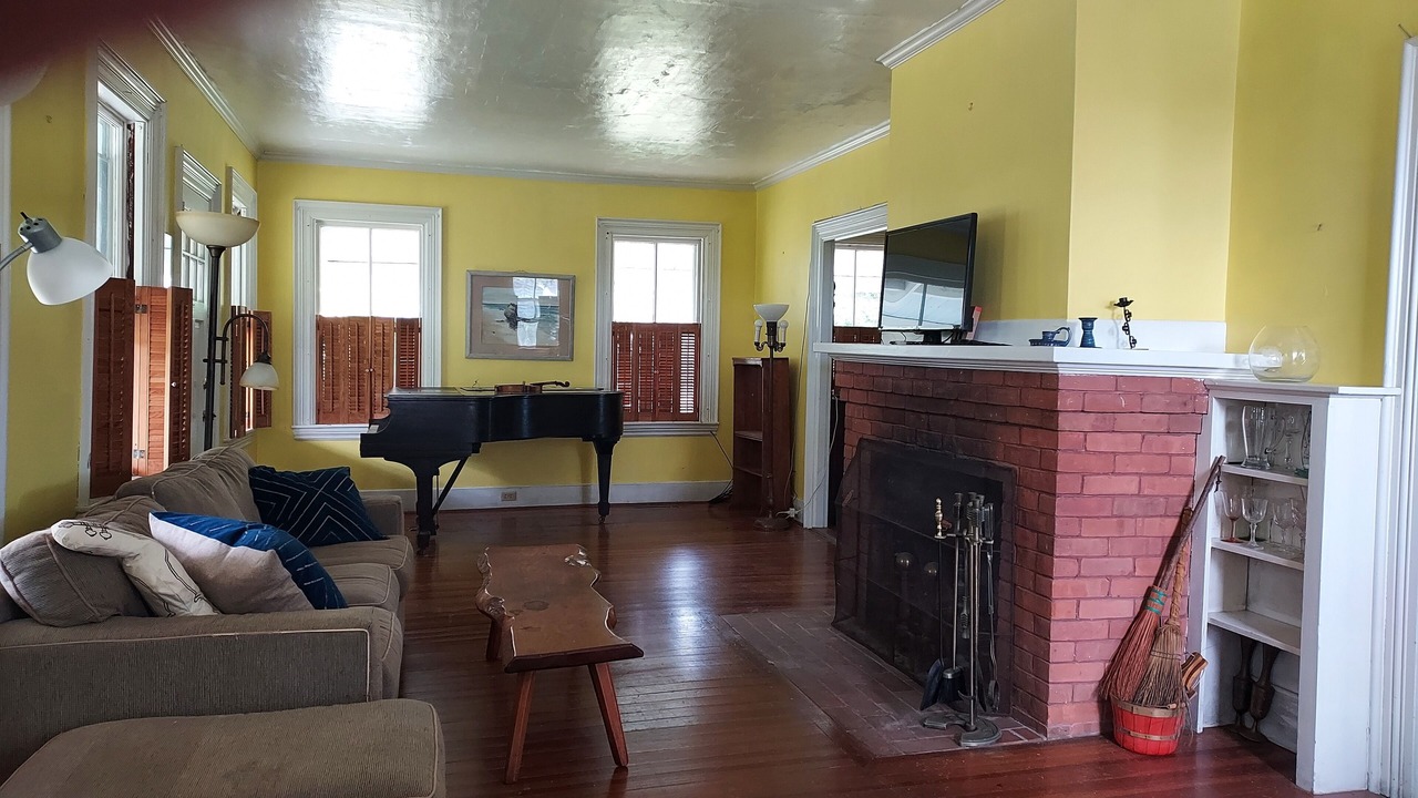 Photo of Livingroom in Ocean Bluff-Brant Rock