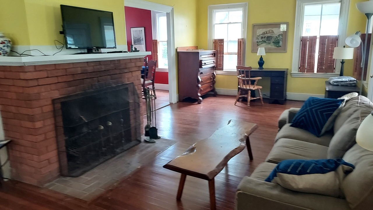 Photo of Livingroom in Ocean Bluff-Brant Rock