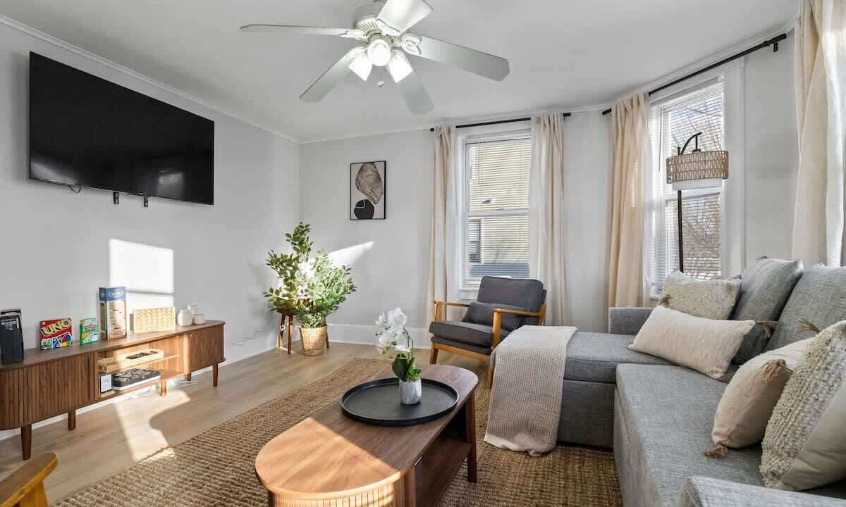 Photo of Livingroom in Winter Hill