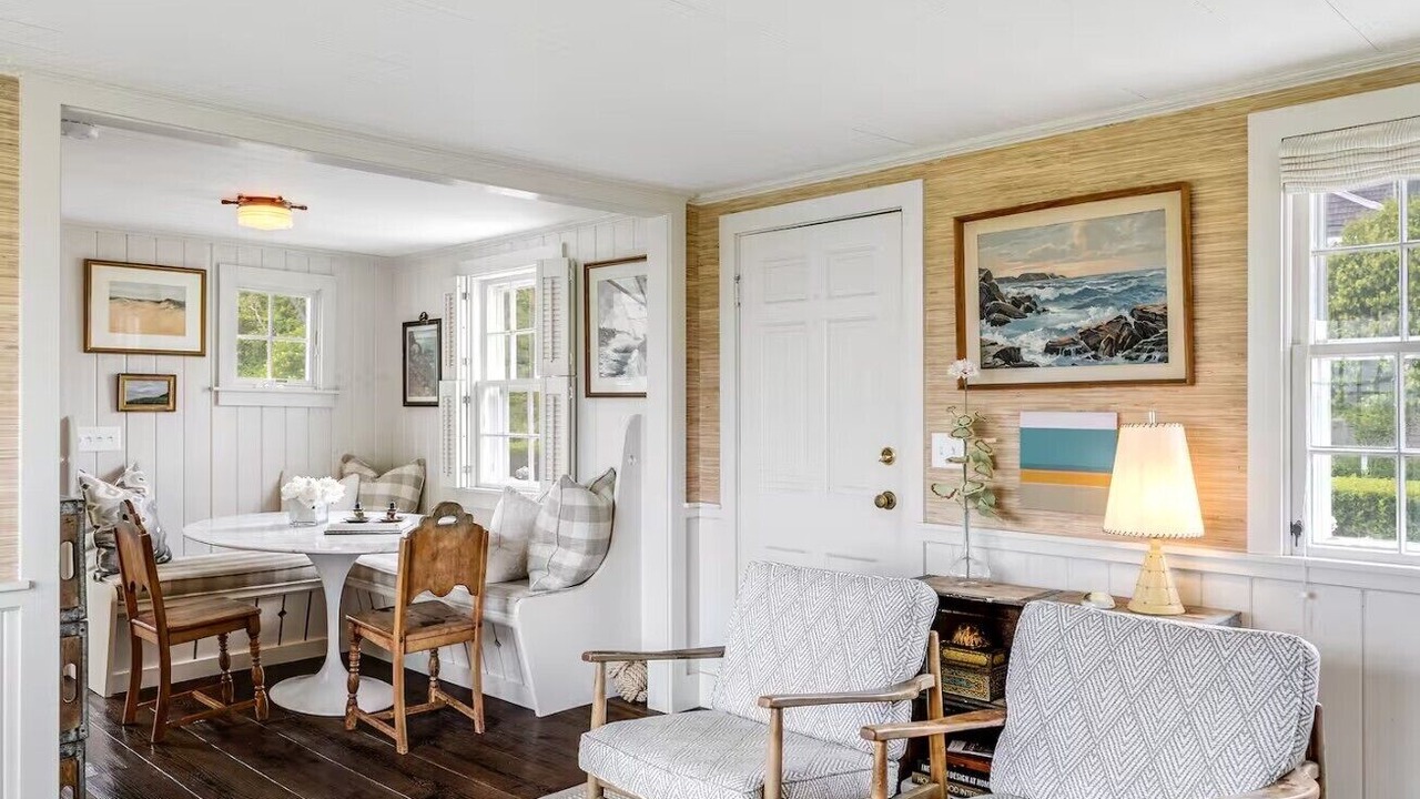 Photo of Livingroom in Commercial Street