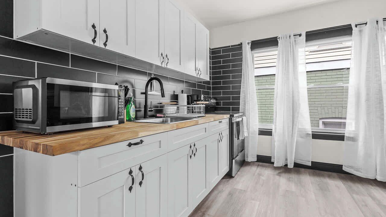 Photo of Kitchen in Downtown Niagara Falls