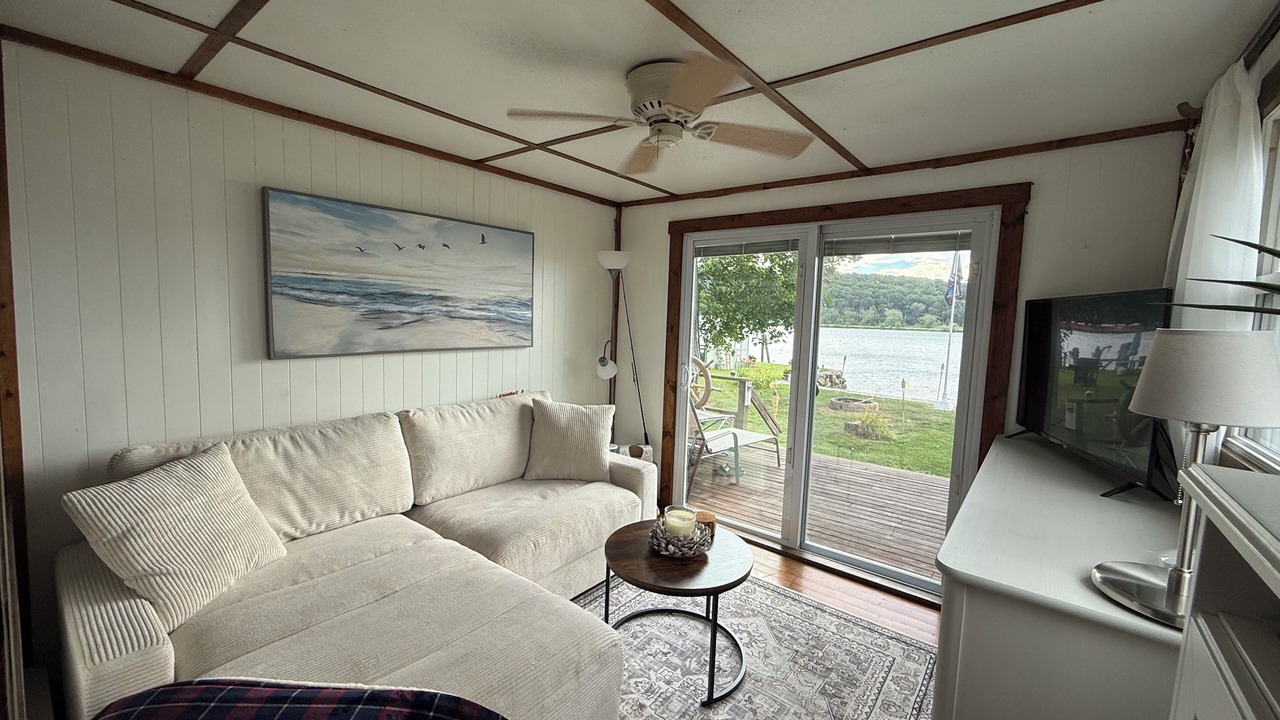Photo of Livingroom in Haddam