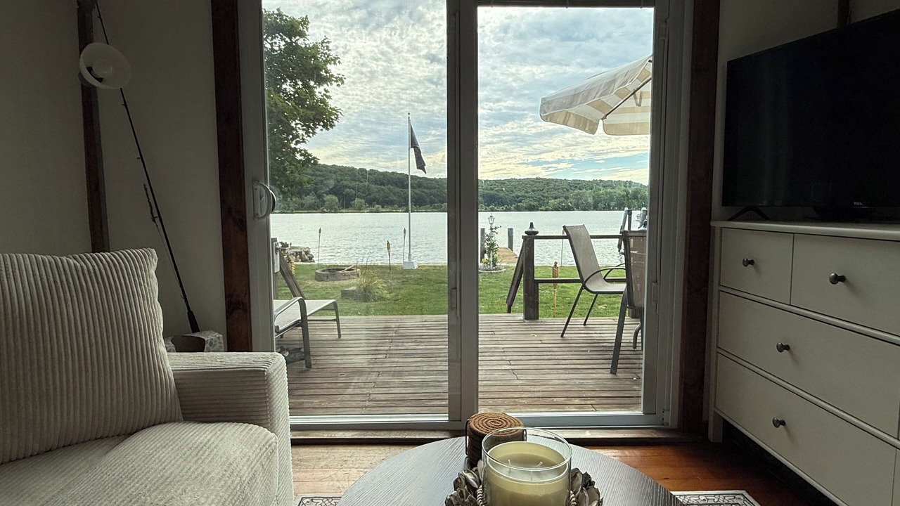 Photo of Livingroom in Haddam
