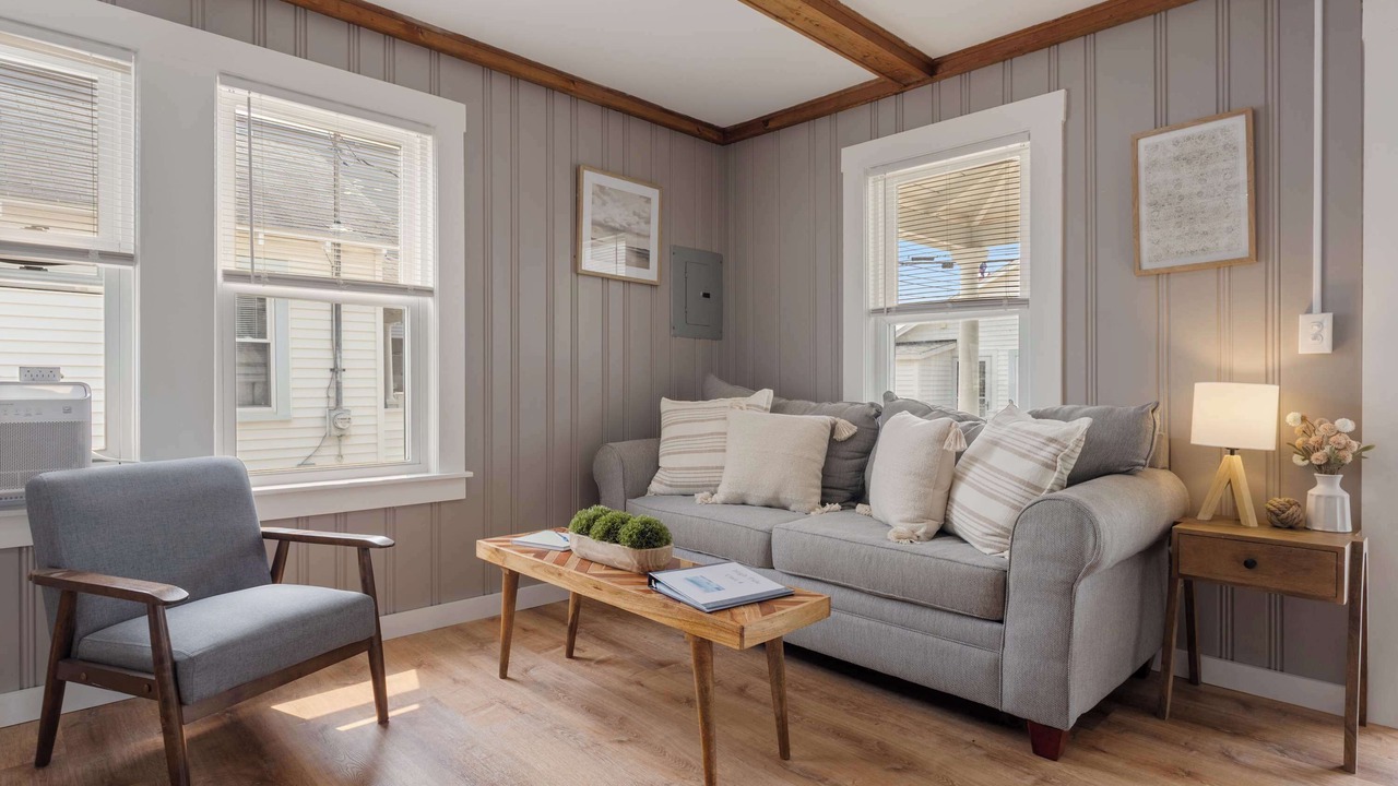 Photo of Livingroom in Hampton