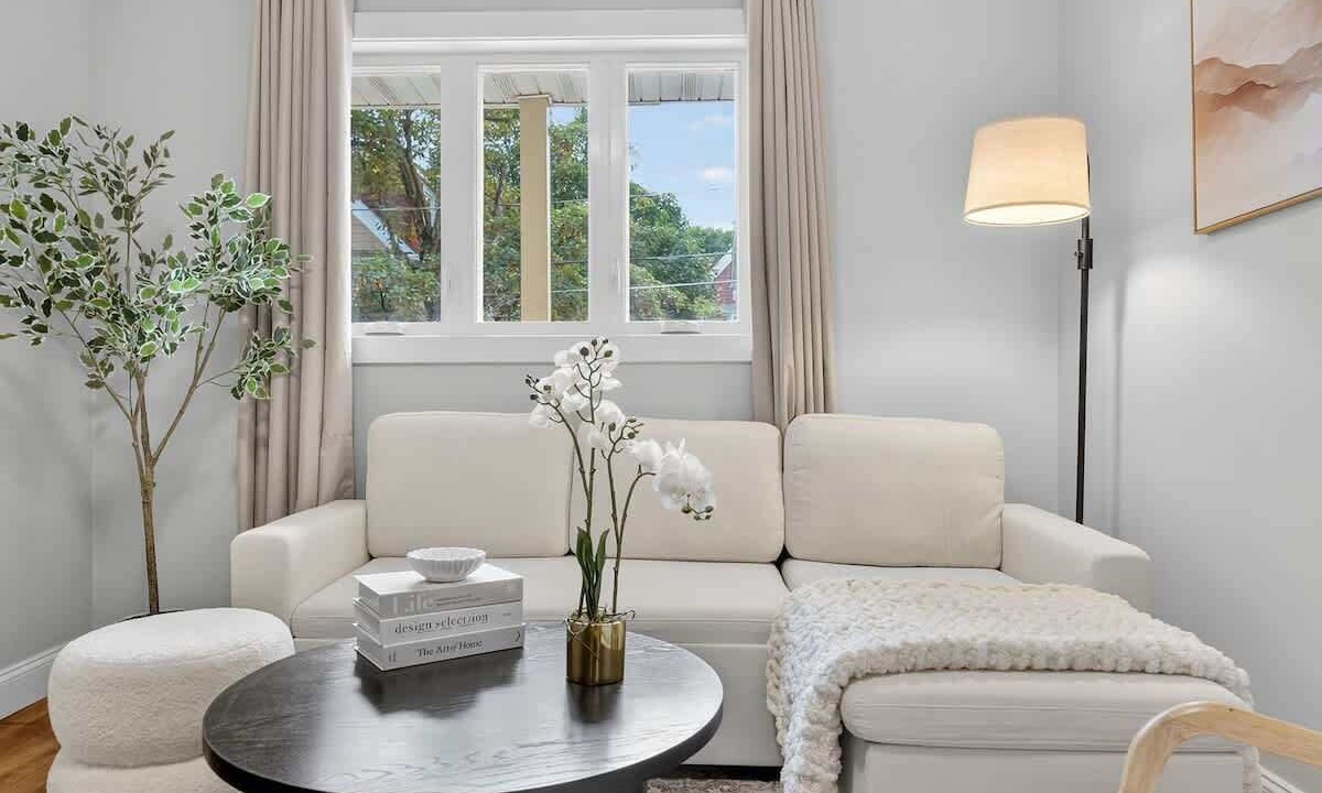 Photo of Livingroom in Somerville
