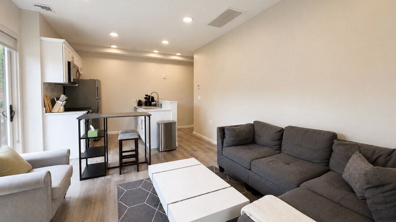Photo of Livingroom in Mill River