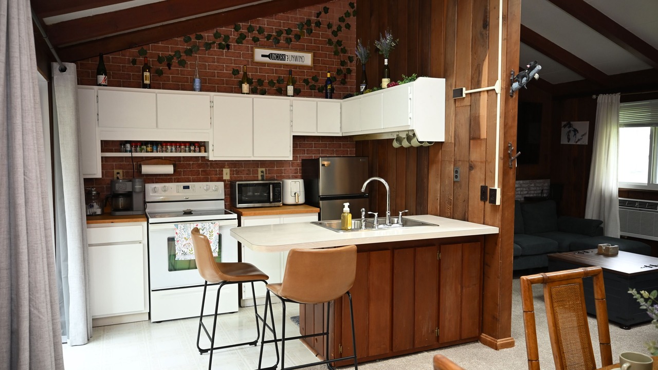 Photo of Kitchen in Lake Breeze Park