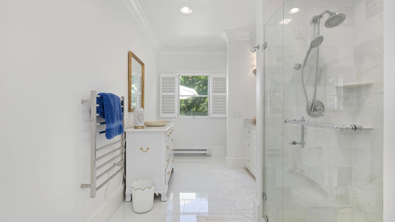 Photo of Bathroom in Cliff Walk