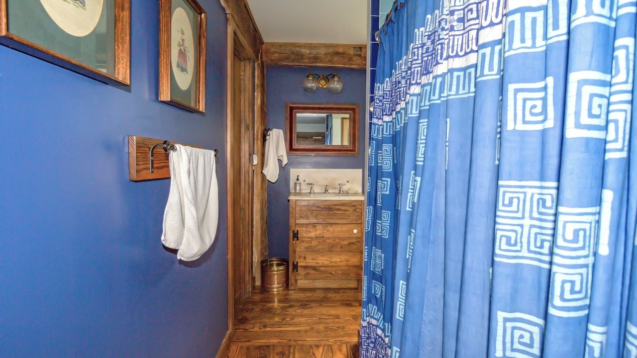 Photo of Bathroom in Williamstown