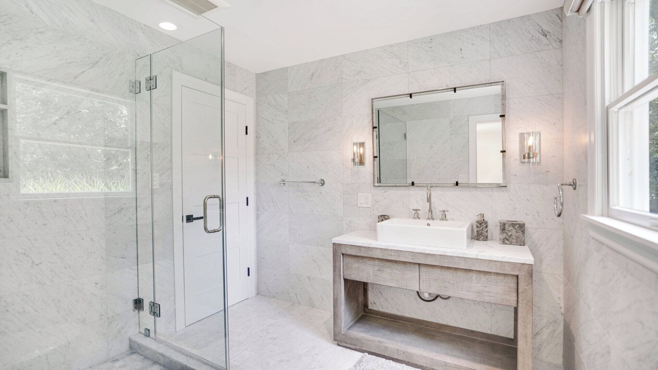 Photo of Bathroom in Amagansett North